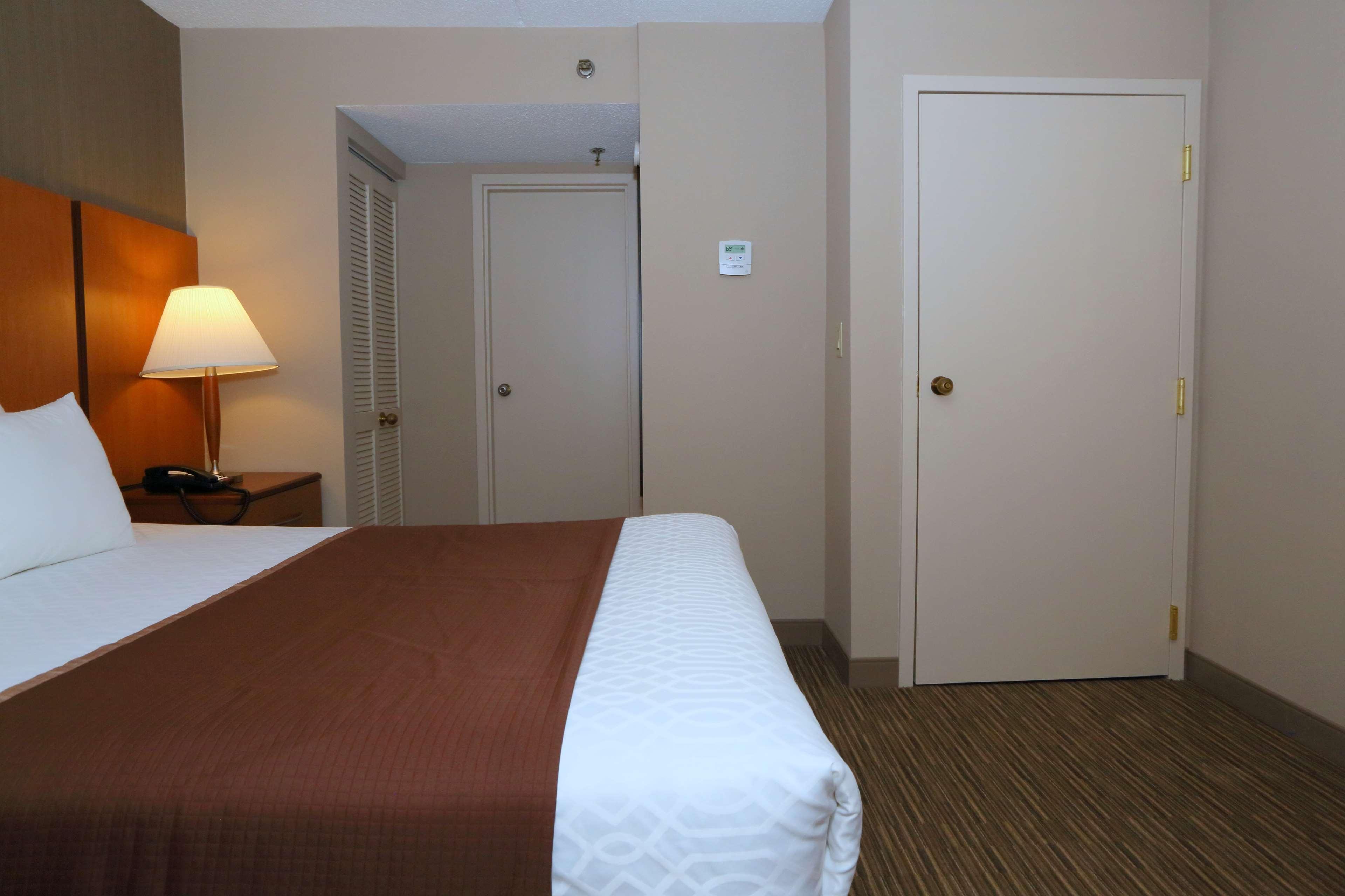 Best Western La Plata Inn Exterior photo